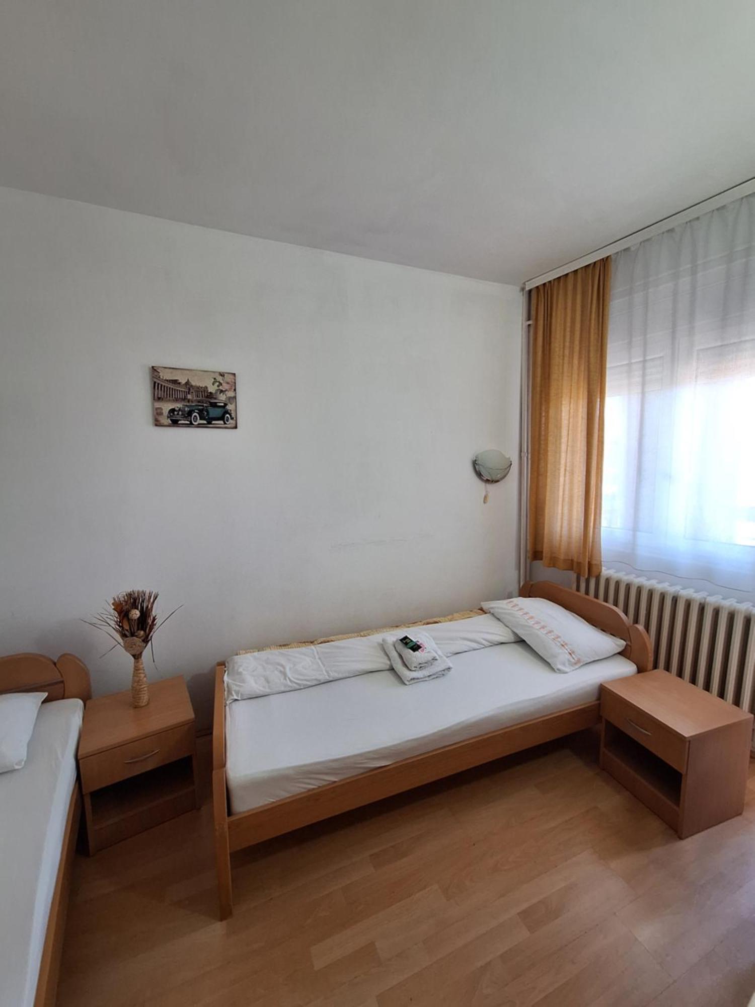Hotel Konaciste Trstenik ภายนอก รูปภาพ
