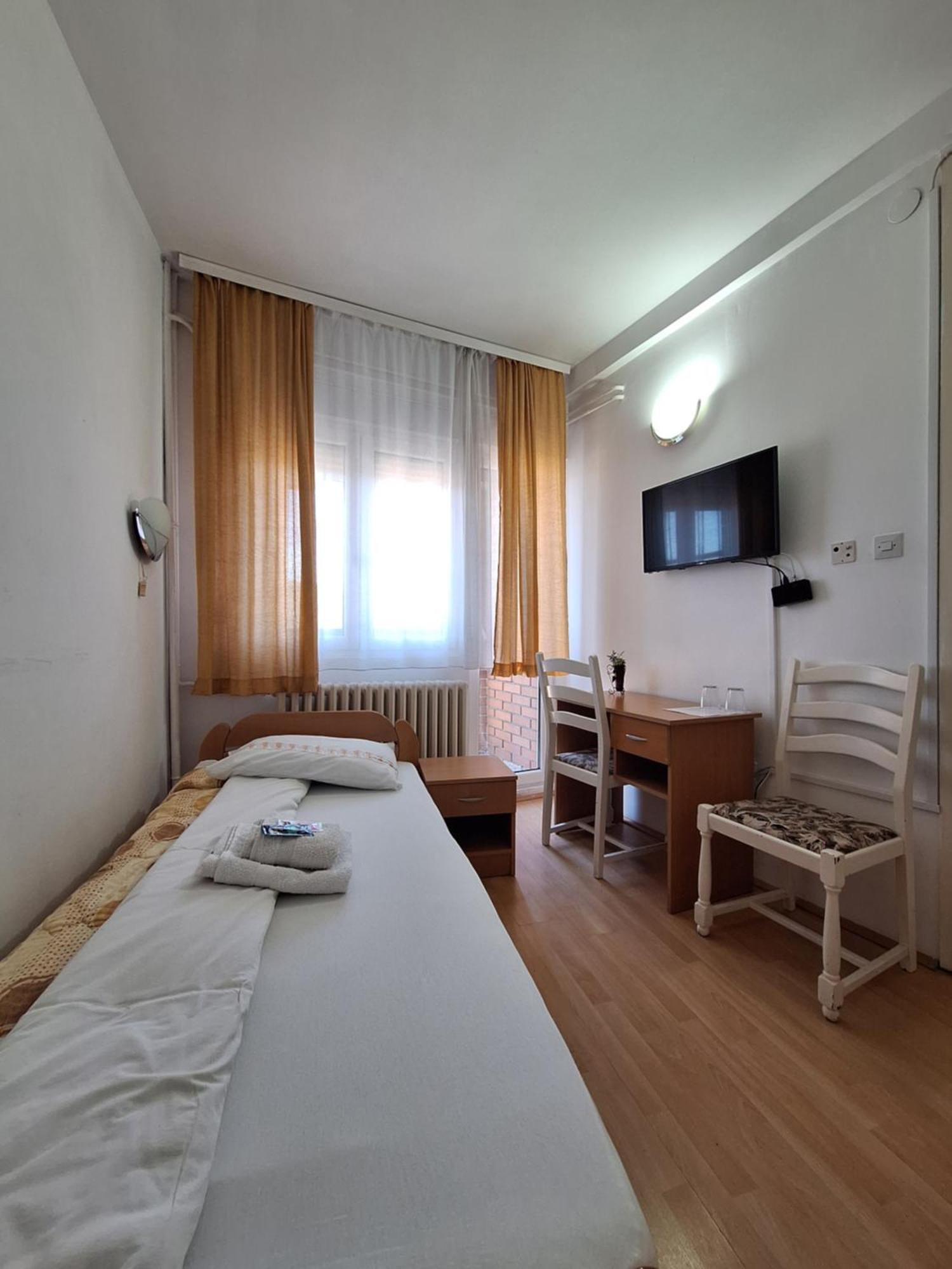 Hotel Konaciste Trstenik ภายนอก รูปภาพ